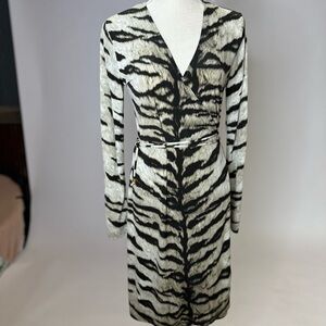 Michael Kors Black and White Sheath Dress Long Sleeve V-Neck